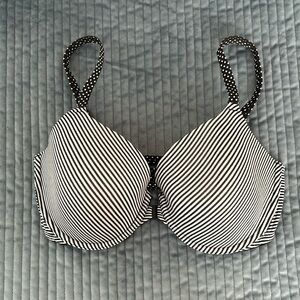Victoria’s Secret bra